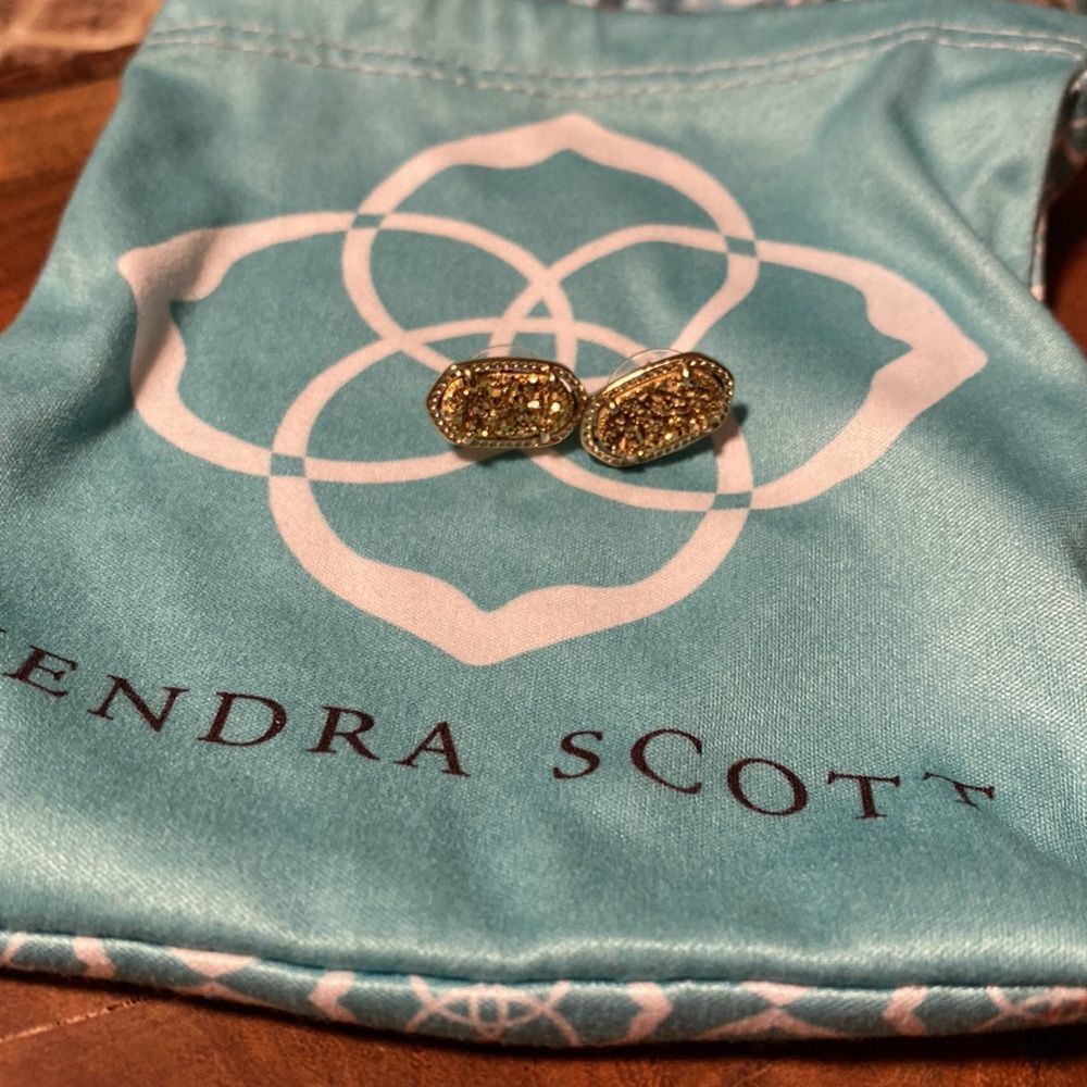 KENDRA Scott gold Ellie post‎ earrings in gold drusy